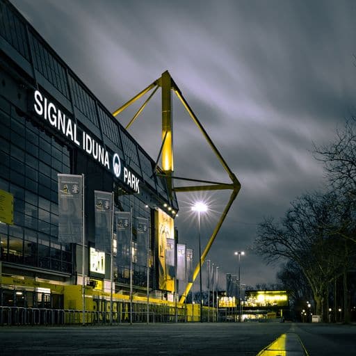 Nadine Beste | Stadion Dortmund | LED Bild